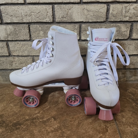 White | CHICAGO SKATES | Quad Roller Skates - Picture 1 of 7
